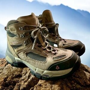 Vasque Women’s Size 7 Gore Tex hiking boots
